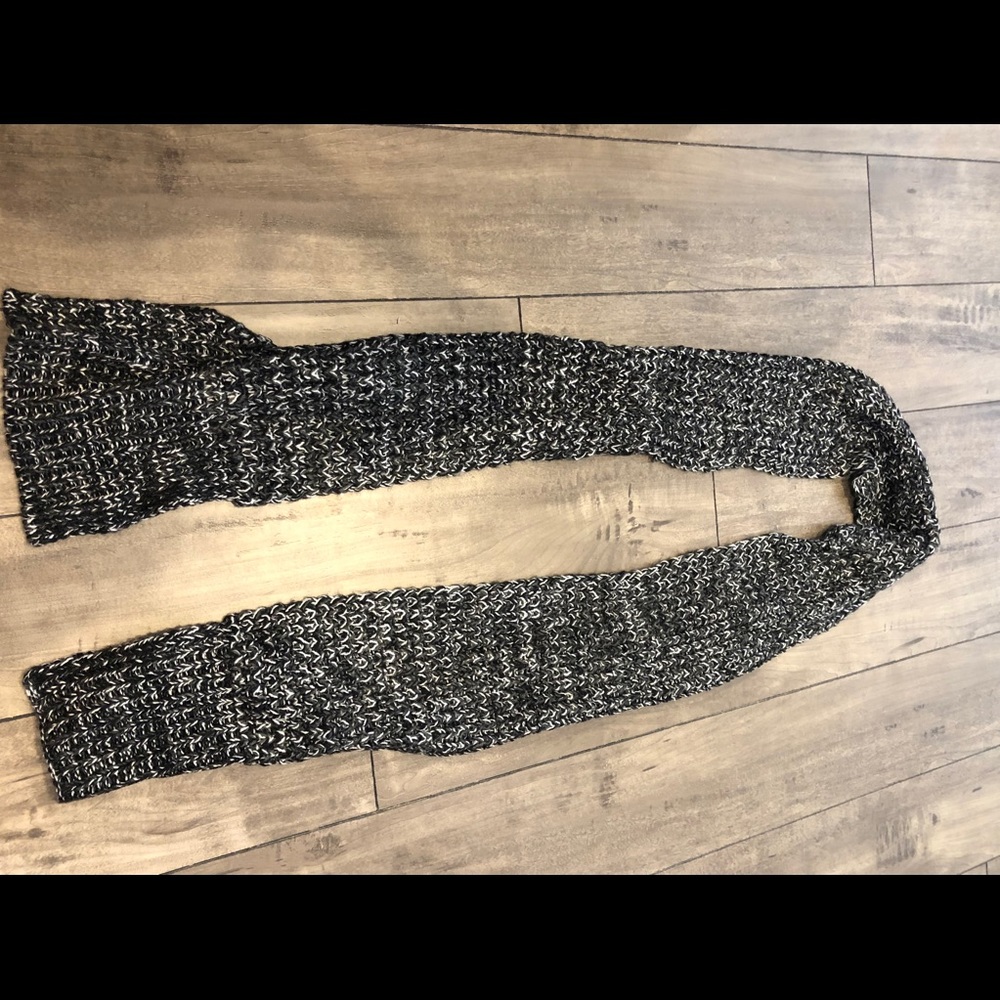 Victoria’s Secret Black scarf